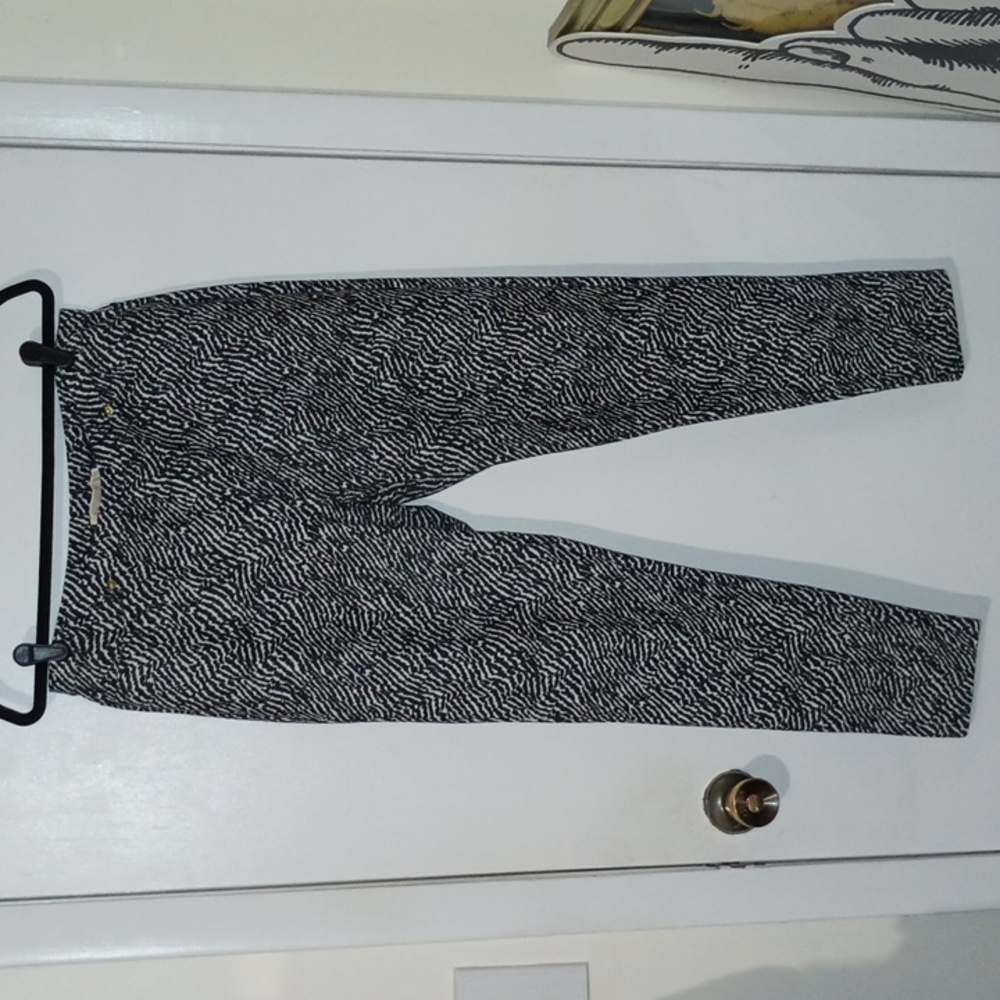 Michael Kors BLK/White Wave Pattern Leggings